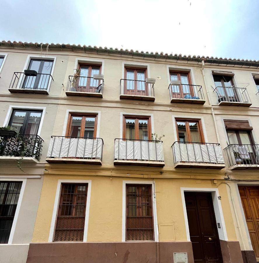 Encantador Apartamento Con Patio マラガ エクステリア 写真