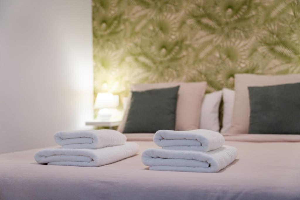 Encantador Apartamento Con Patio マラガ エクステリア 写真
